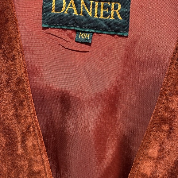 Danier Suede Leather Vest, three buttons front with two pocket, size M. - Picture 7 of 8